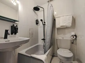 Hotel B-Nor - Badrum