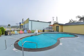 Americas Best Value Inn Saint George - Piscine extérieure