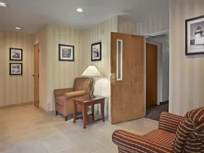 Rosemont Suites - Hall