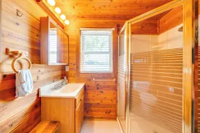 Lakefront Wisconsin Escape w/ Boat Dock & Kayaks! - Interiør