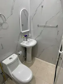 Quiet Rooms 5 Serviced Apartments - Bathroom