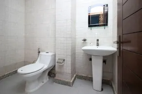 OYO 9046 Hotel Metro Star - Baño
