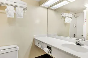 Red Roof Inn Yuba City Bonanza - Marysville - Badezimmer