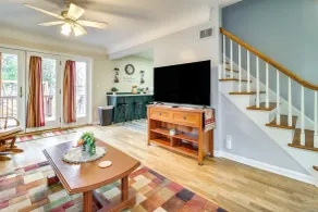 Walk to Adrian College: Family Home in Michigan - Interiör