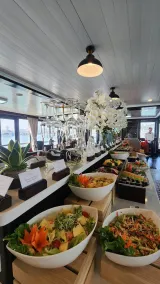 Lily Cruise  - Ristorante
