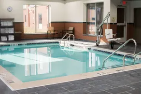 Hampton Inn & Suites by Hilton Warrington Horsham - Piscine