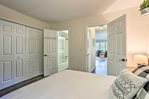 Vernon Condo w/ Deck, Near Appalachian Trail! - Interior
