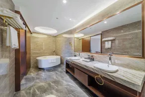 Howard Johnson By Wyndham Lake Serenity Hotel Neijiang - Bad