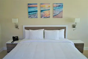 Diane Oceanfront Suites - Chambre