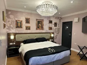 Empress Building - Room