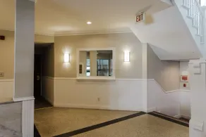 Spacious 2BR Apt on Mass Ave w Kitchen - Indgang