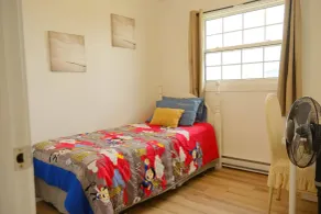 Warm and Bright 3 Bedroom Detached House·sydney - Zimmer