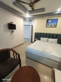 Hotel New Holiday Inn - Chambre