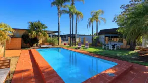 Hilltop Motel - Pool