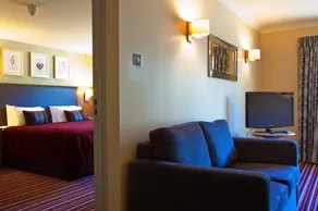 Gloucester Robinswood Hotel By Sunday - Rum