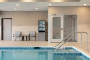 avid hotel Oak Creek by IHG - Piscine
