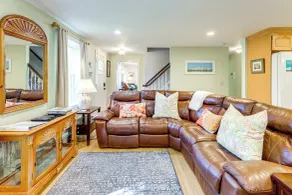 Game Room + Patio: Quiet Centerville Beach Base - Interiør