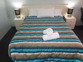 Y Motels Rockhampton - Room