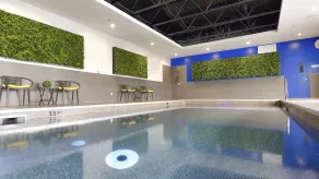 Holiday Inn Express & Suites Vaudreuil-Dorion by IHG - Piscine