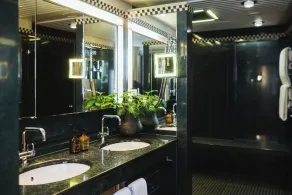 Widder Hotel - Zurichs Luxury Hideaway - Bad