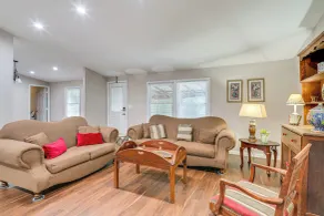 Hike & Relax: Tranquil Wooded Escape in Hockley - Innvendig