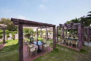 Jenneys Residency - Restaurant