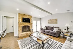 Stay Near All Family Entertainment in Dallas - Innvendig