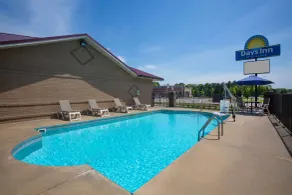 Days Inn by Wyndham Lonoke - Pool