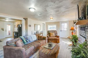 Downtown Del Norte Home Near Hiking & Fishing! - Intérieur