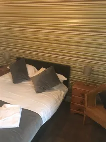 Crown Hotel - Habitación