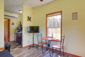 Quiet Millington Tiny House Near Naval Air Base! - Intérieur