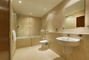 The Stronlossit Inn - Bathroom