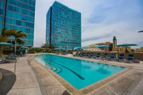 Tripbz Vermont Apartments - Pool