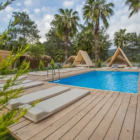 The Hill Glamping - Piscina