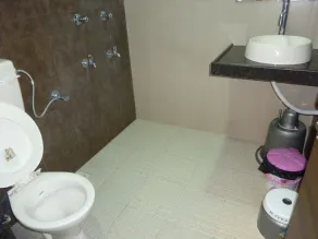 Hotel Regal Palace - Bathroom