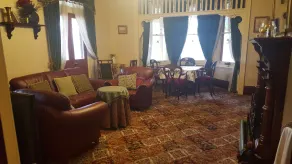Orana House - Interior entrance