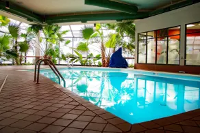 DoubleTree by Hilton Hotel Wichita Airport - Pool