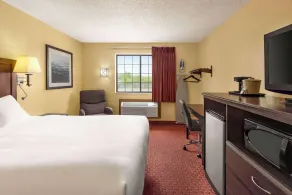 Baymont by Wyndham Cedar Rapids - Chambre