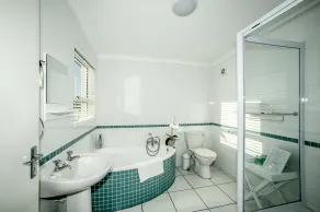 Rocklands Seaside Bed and Breakfast - Bathroom
