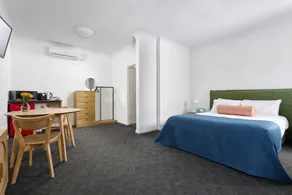 Baileys Parkside Motel by VetroBlu - Room