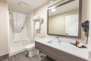 The Kanata by BCMInns - Hinton - Salle de bain