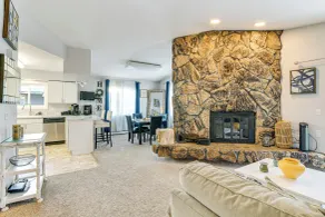 3 Mi to Dtwn: Apt w/ Shared Sauna in Anchorage - Interior