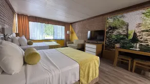 The Lodge Luxury Resort At Lake Harmony - Room
