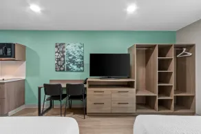 ECHO Suites Extended Stay by Wyndham Phoenix-Peoria/Glendale - Room