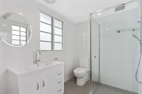 Hamptons at The Bay - Bathroom