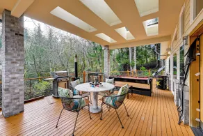 Steps to Shore: Seaside Olympia Retreat w/ Hot Tub - Innenbereich