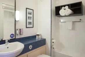 Holiday Inn Express Birmingham Star City by IHG - Bathroom