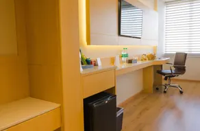 Gemini Continental, Hazratganj - Room