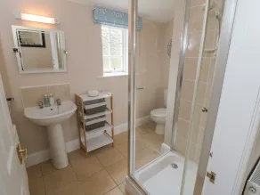 Westonby Lodge - Bathroom