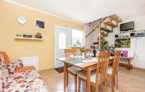 Nice Home in Licko Lesce With 2 Bedrooms and Wifi - Exterior